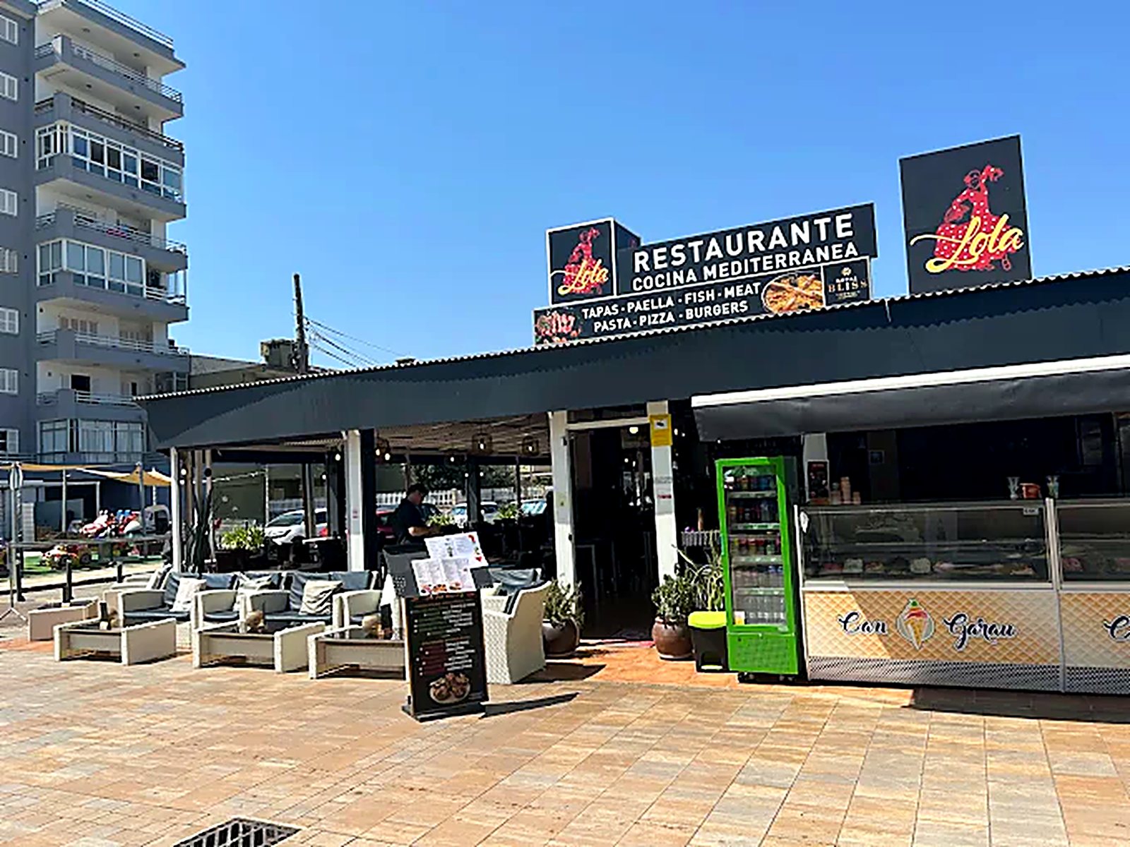 Lola – ambiente mediterráneo